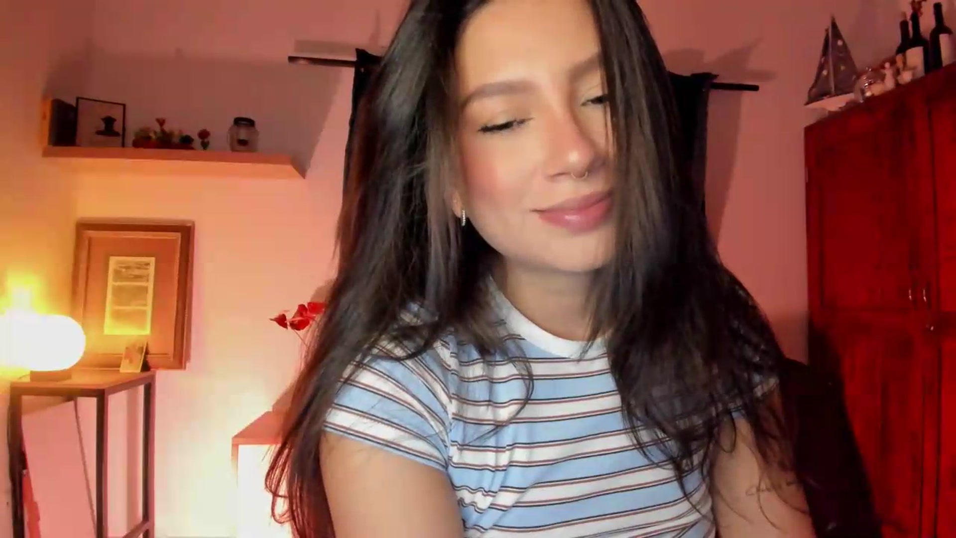 Gallery image thumbnail from Lindsoft's myfreecams stream on, 05/13/2026, 04:21 image 5 of 20