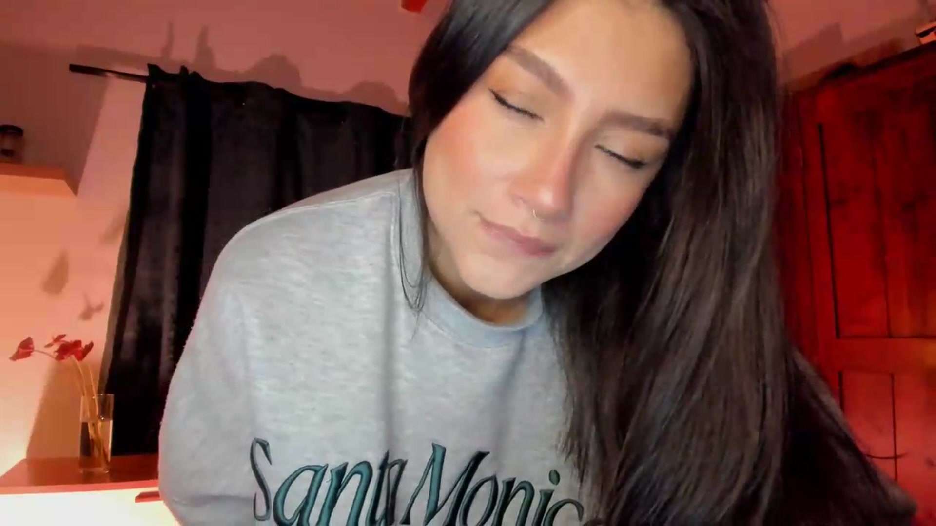Gallery image thumbnail from Lindsoft's myfreecams stream on, 05/21/2026, 04:13 image 5 of 20