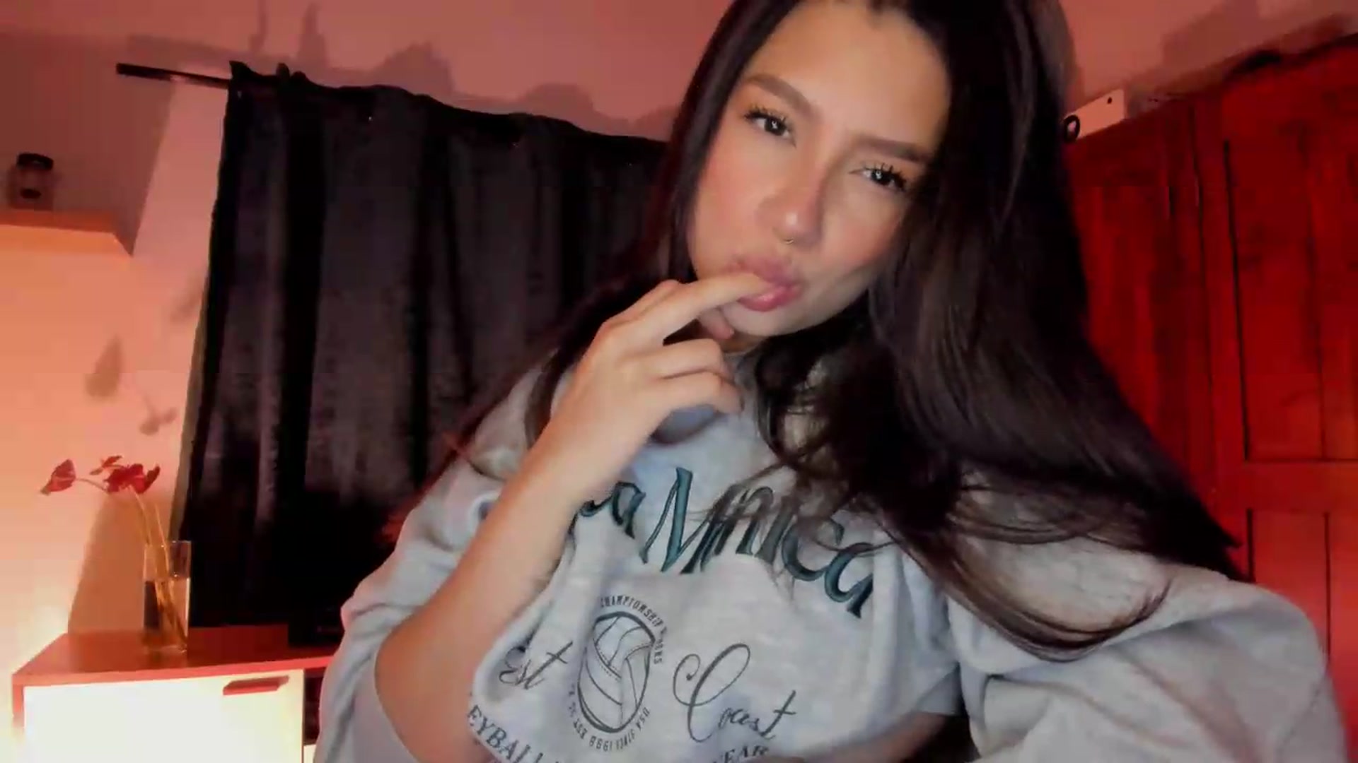 Gallery image thumbnail from Lindsoft's myfreecams stream on, 05/21/2026, 04:13 image 4 of 20