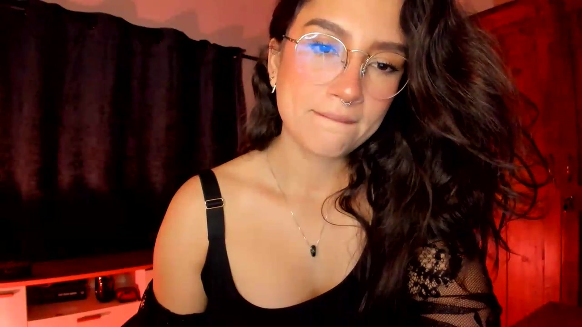 Gallery image thumbnail from Lindsoft's myfreecams stream on, 07/28/2026, 03:30 image 16 of 20