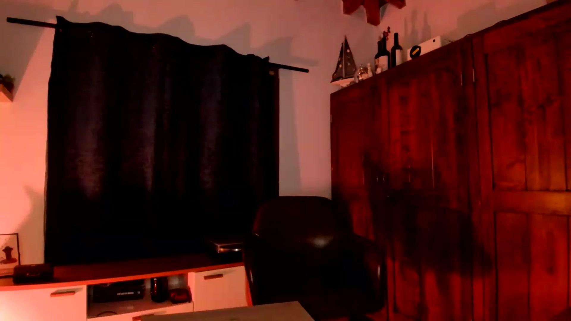 Gallery image thumbnail from Lindsoft's myfreecams stream on, 08/11/2026, 23:57 image 11 of 20