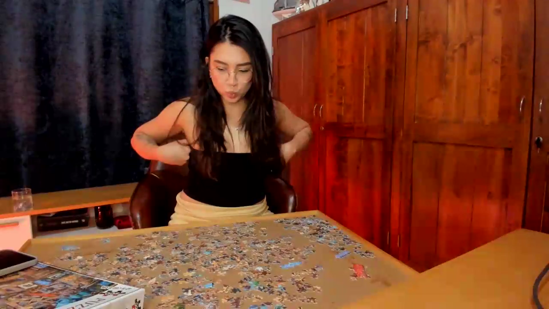 Gallery image thumbnail from Lindsoft's myfreecams stream on, 08/12/2026, 24:37 image 16 of 20