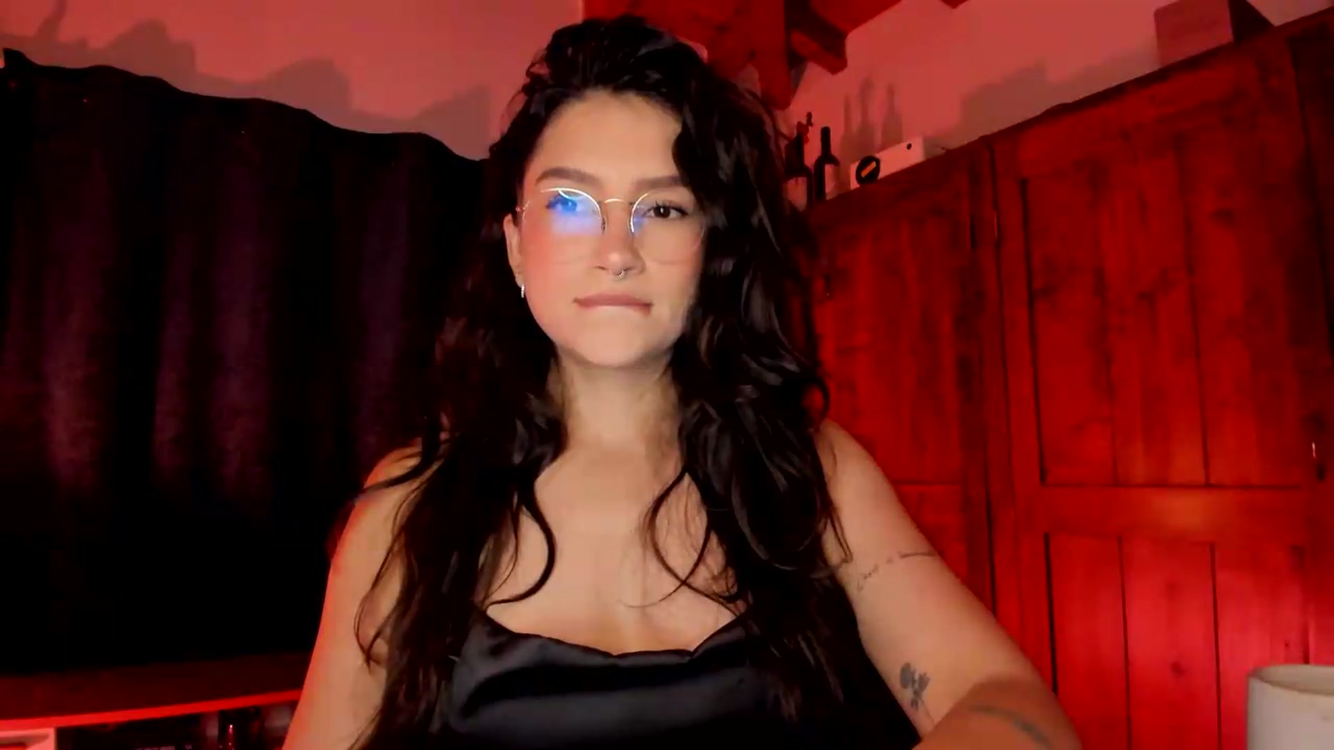 Gallery image thumbnail from Lindsoft's myfreecams stream on, 08/17/2026, 24:28 image 2 of 20