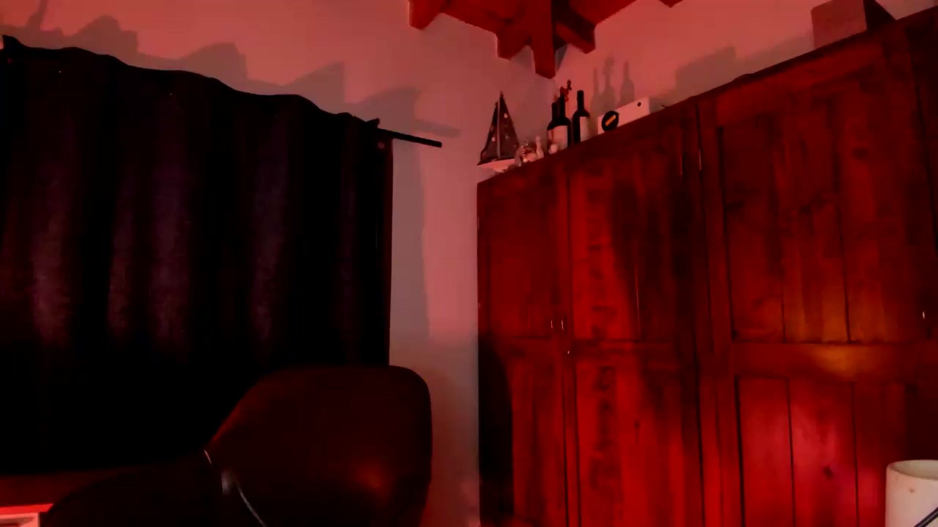 Gallery image thumbnail from Lindsoft's myfreecams stream on, 08/17/2026, 24:28 image 1 of 20