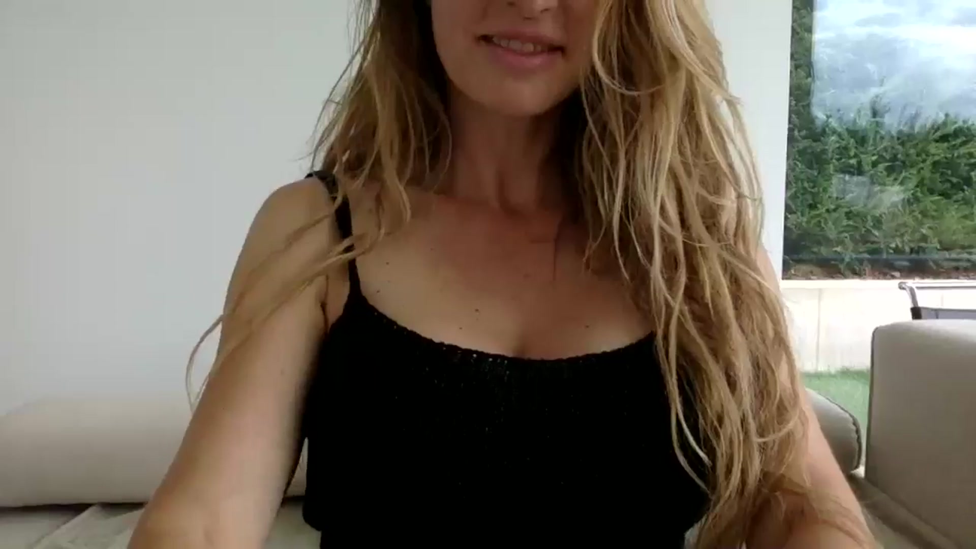 Gallery image thumbnail from Linettvibe's myfreecams stream on, 07/27/2025, 14:15 image 3 of 20