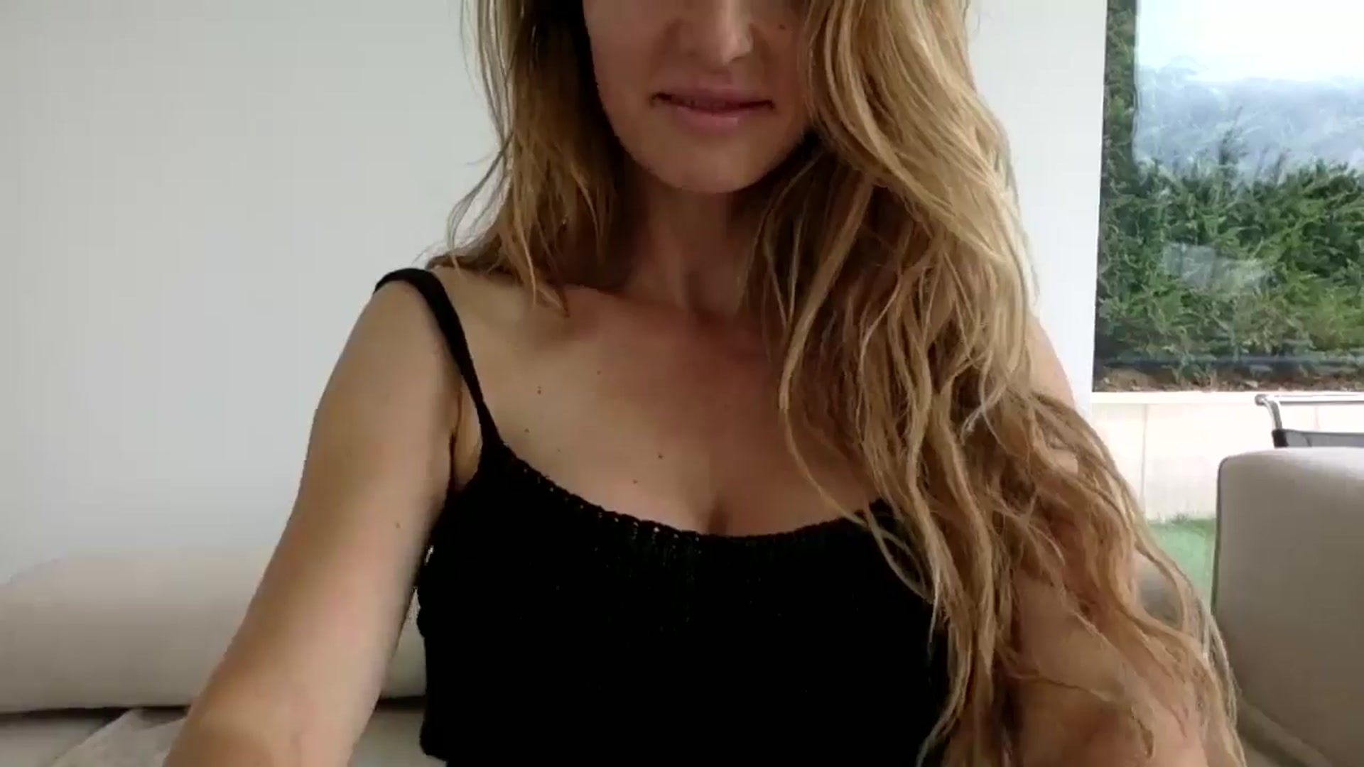Gallery image thumbnail from Linettvibe's myfreecams stream on, 07/27/2025, 14:15 image 6 of 20