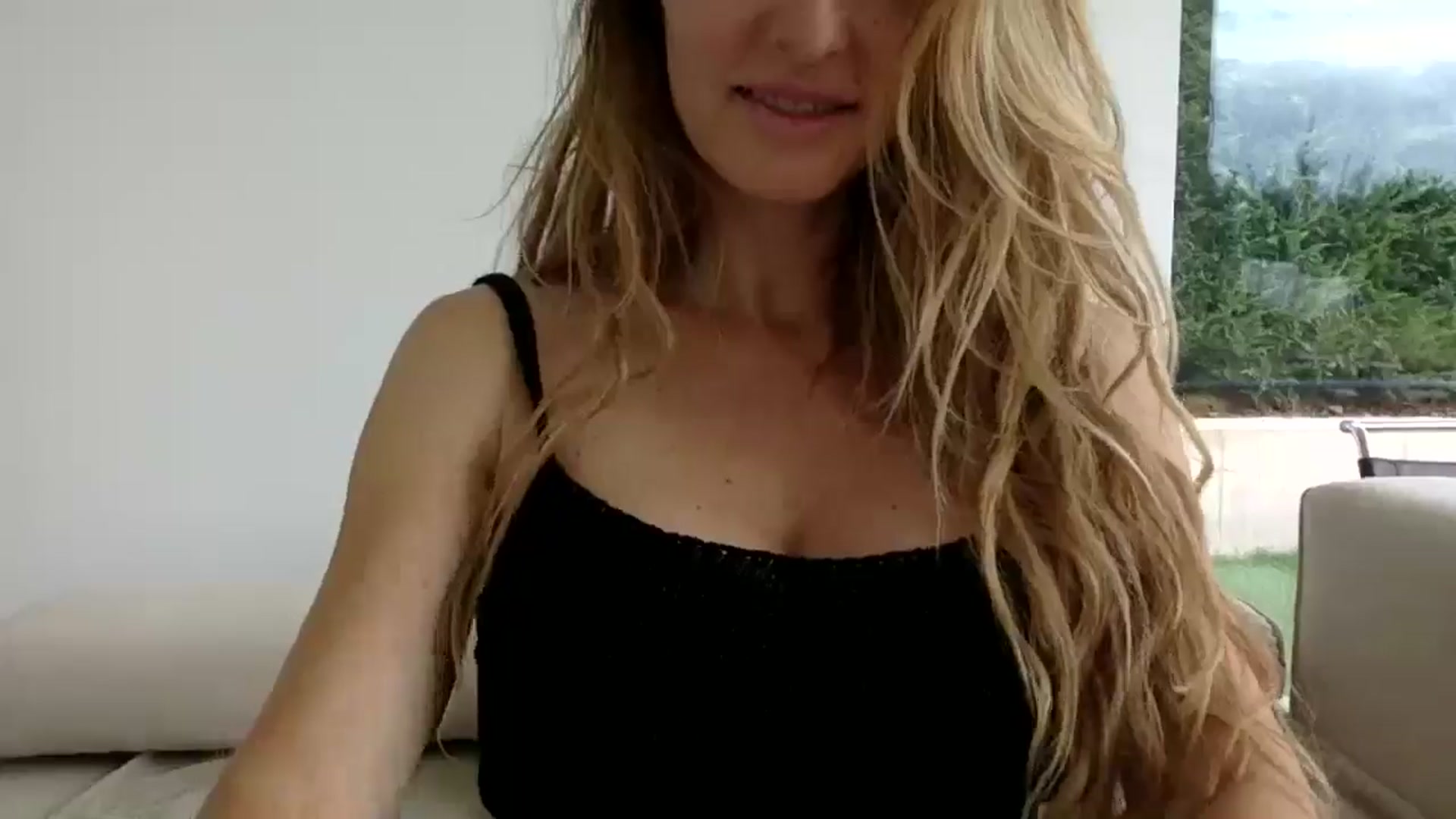 Gallery image thumbnail from Linettvibe's myfreecams stream on, 07/27/2025, 14:15 image 4 of 20