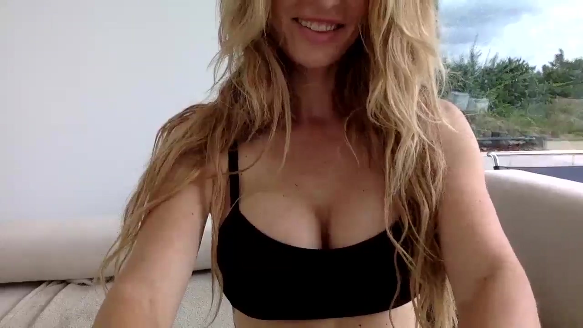 Gallery image thumbnail from Linettvibe's myfreecams stream on, 07/31/2025, 09:26 image 8 of 20