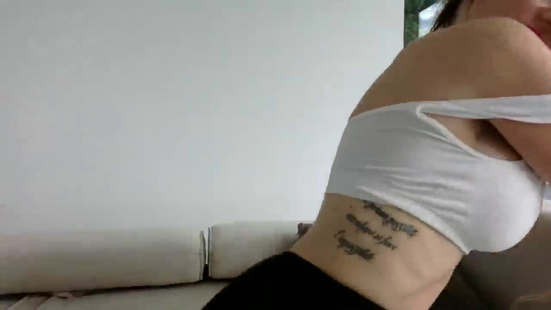Gallery image thumbnail from Linettvibe's myfreecams stream on, 08/01/2025, 14:47 image 10 of 20