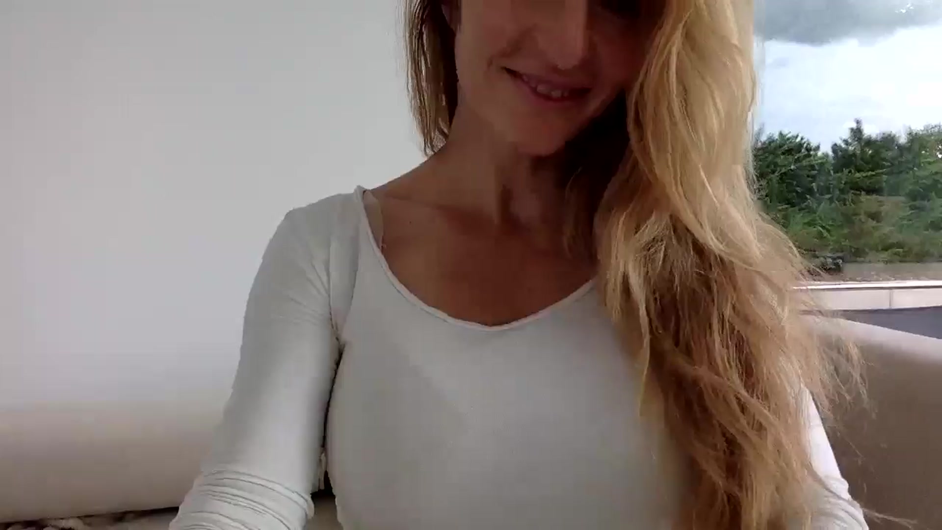 Gallery image thumbnail from Linettvibe's myfreecams stream on, 08/04/2025, 08:33 image 17 of 20
