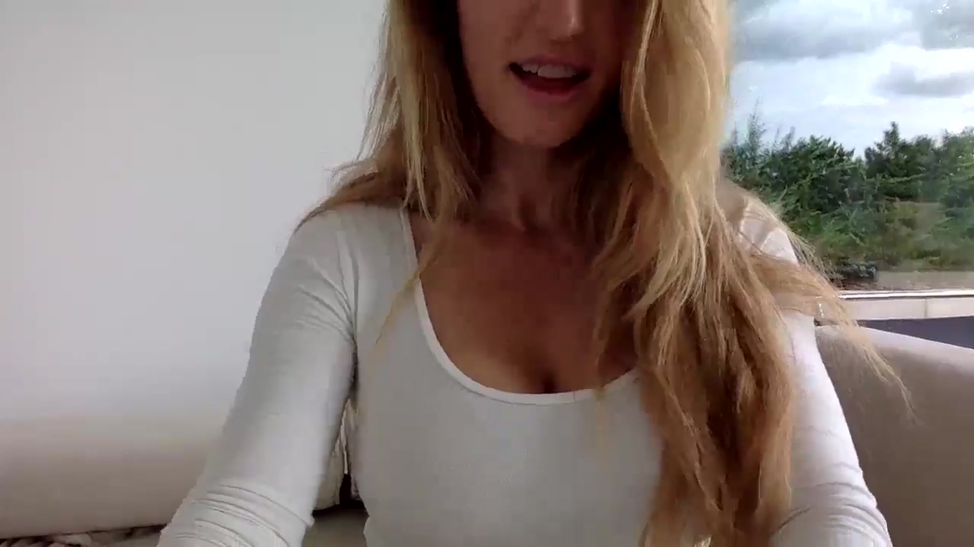 Gallery image thumbnail from Linettvibe's myfreecams stream on, 08/04/2025, 08:33 image 14 of 20
