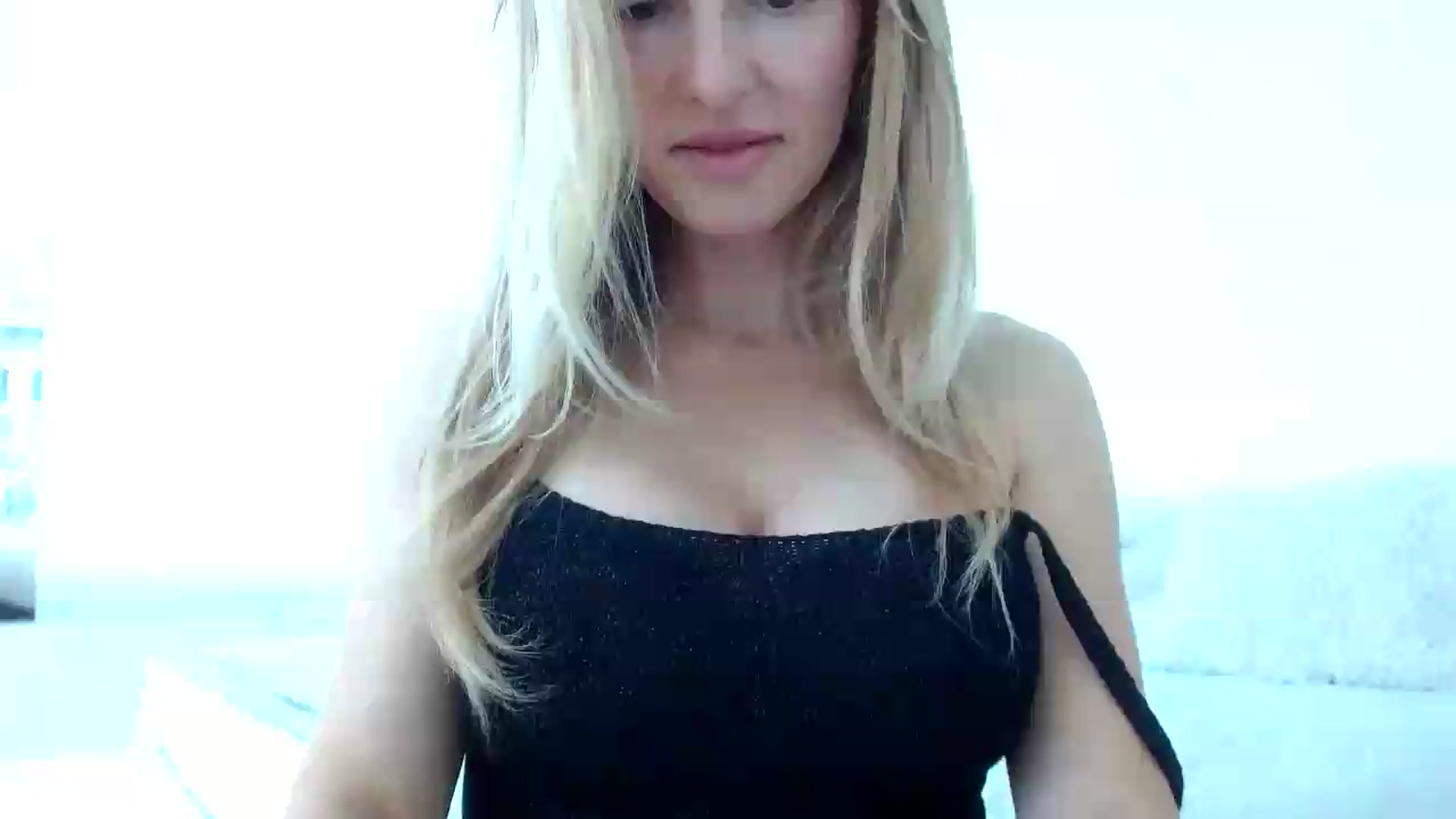 Gallery image thumbnail from Linettvibe's myfreecams stream on, 05/14/2026, 11:18 image 12 of 20