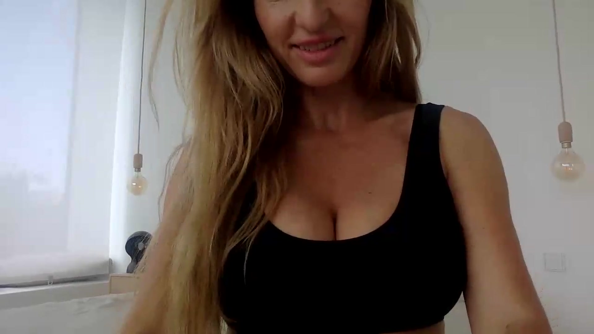 Gallery image thumbnail from Linettvibe's myfreecams stream on, 08/03/2026, 12:16 image 12 of 20