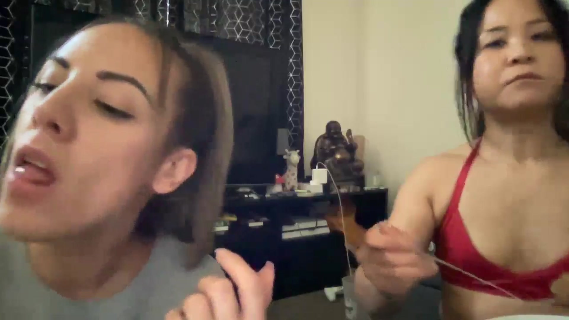 Gallery image thumbnail from LingLing8's myfreecams stream on, 10/16/2024, 14:12 image 14 of 20