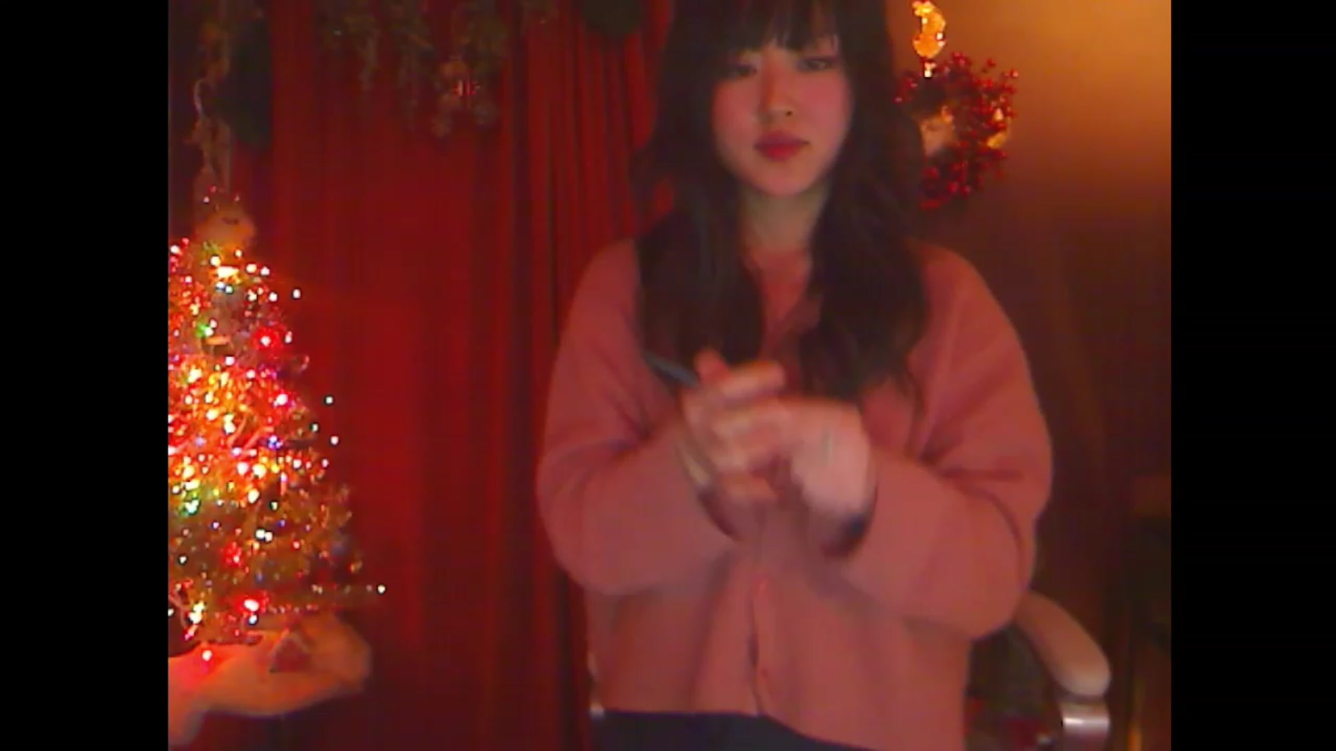 Gallery image thumbnail from Linnea_'s myfreecams stream on, 12/07/2022, 07:45 image 18 of 20