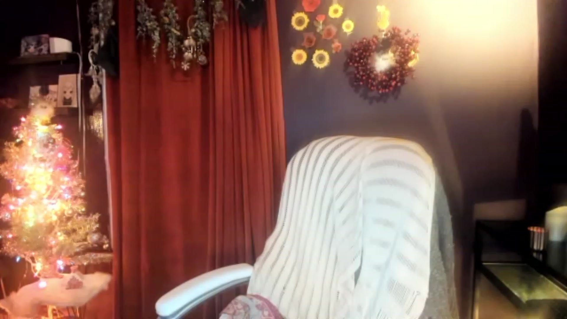 Gallery image thumbnail from Linnea_'s myfreecams stream on, 12/10/2022, 06:11 image 13 of 20
