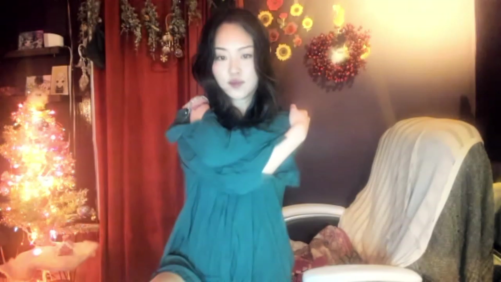 Gallery image thumbnail from Linnea_'s myfreecams stream on, 12/10/2022, 07:08 image 2 of 20