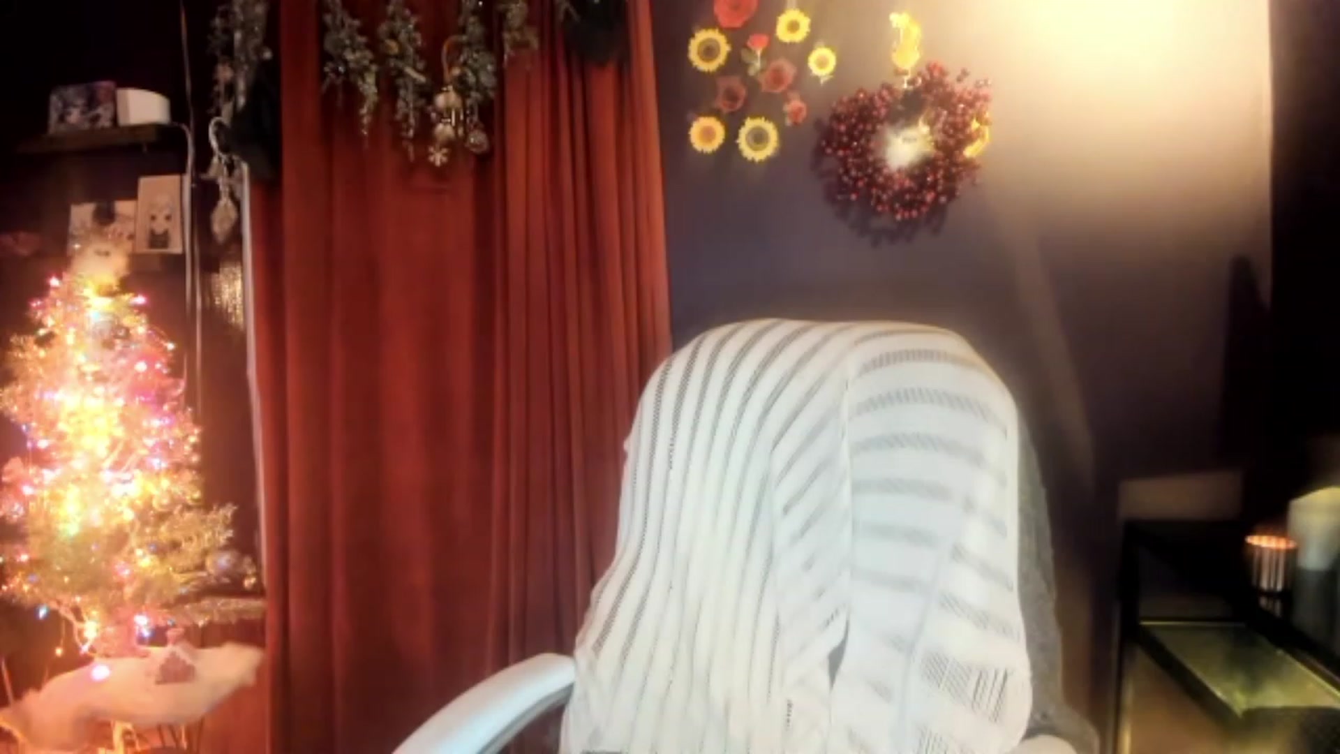 Gallery image thumbnail from Linnea_'s myfreecams stream on, 12/10/2022, 07:08 image 18 of 20