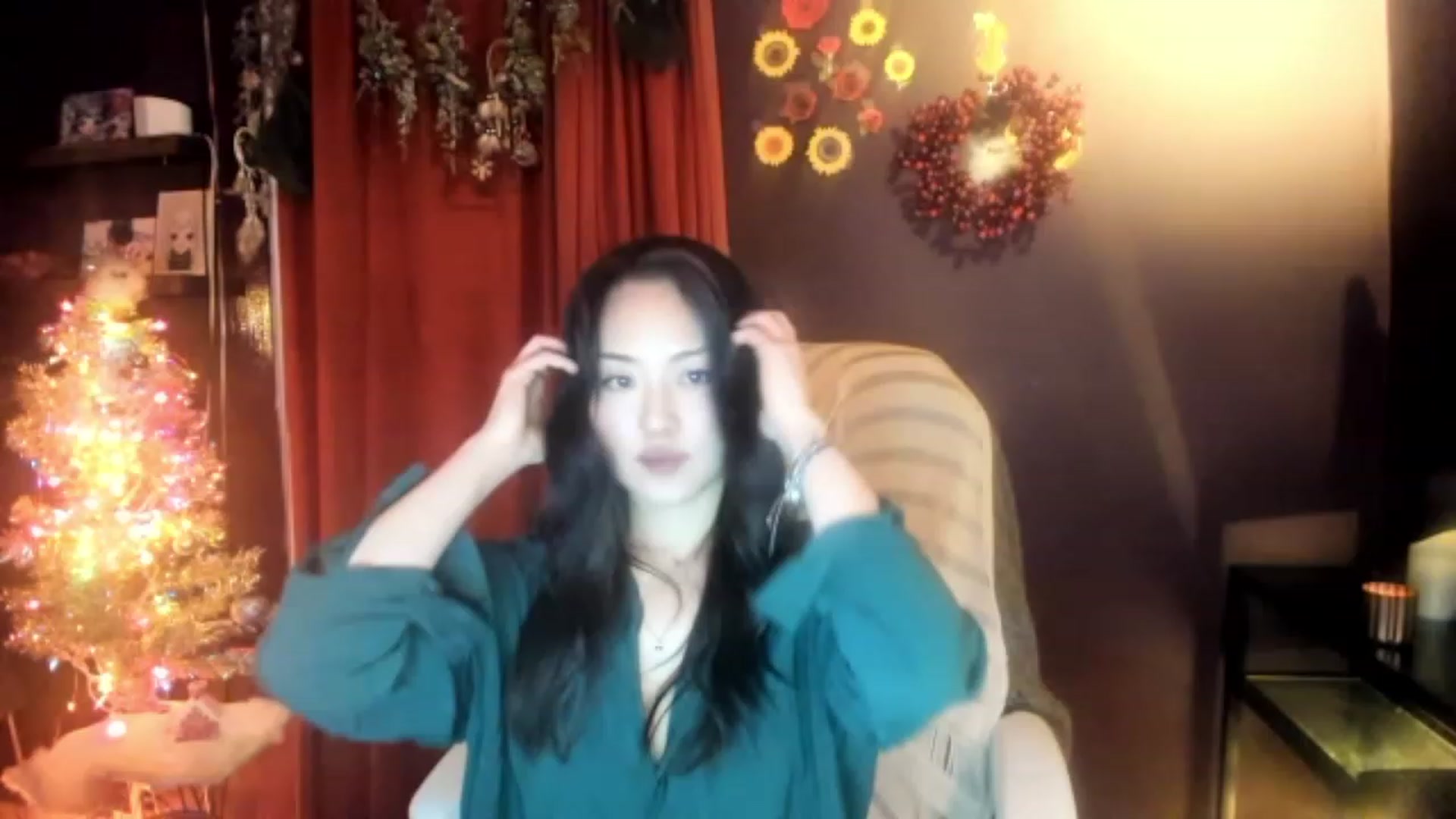 Gallery image thumbnail from Linnea_'s myfreecams stream on, 12/10/2022, 07:57 image 3 of 20