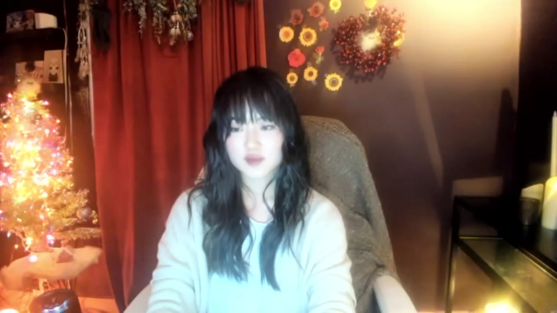 Gallery image thumbnail from Linnea_'s myfreecams stream on, 12/16/2022, 06:04 image 13 of 20