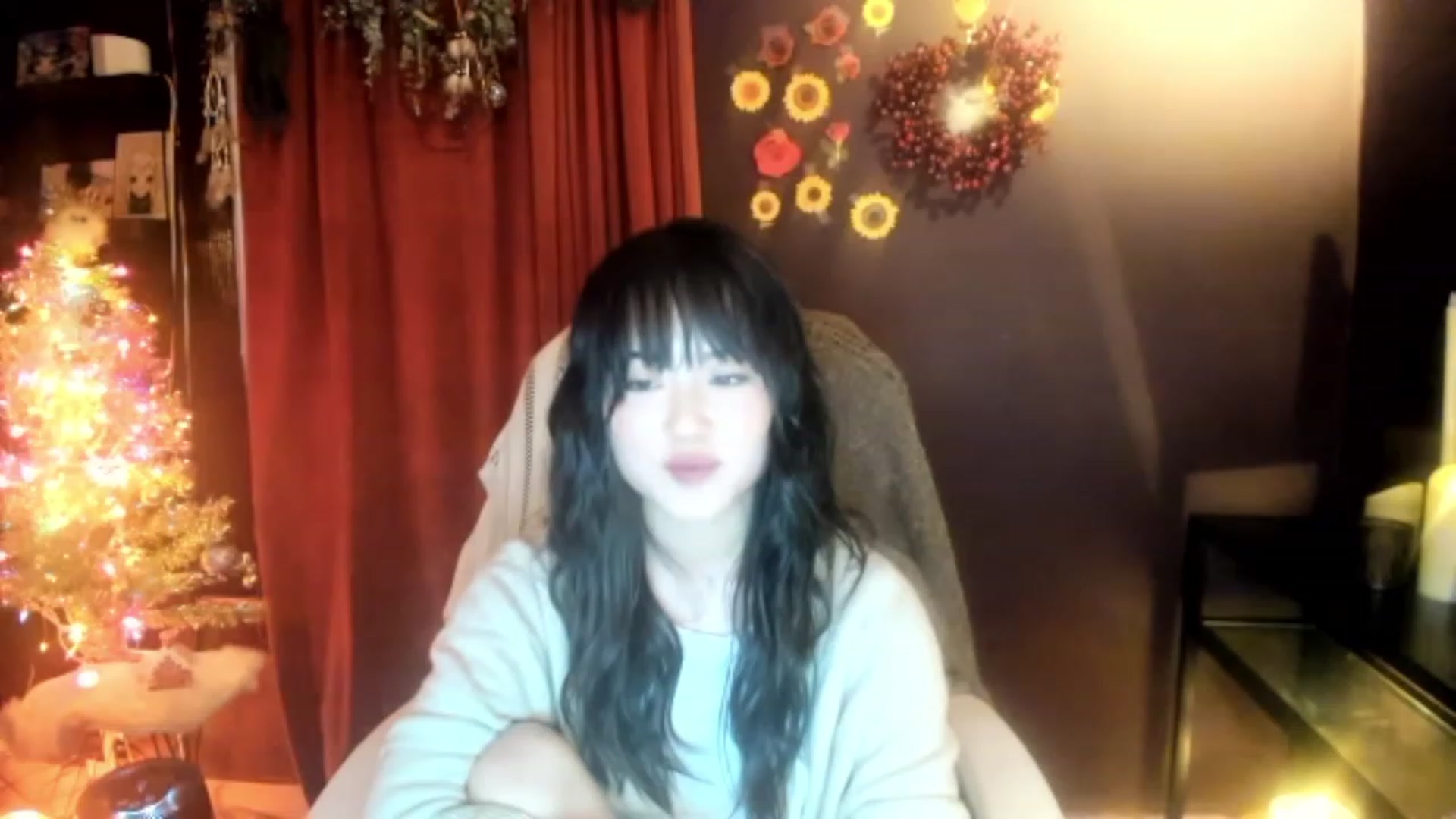 Gallery image thumbnail from Linnea_'s myfreecams stream on, 12/16/2022, 06:04 image 16 of 20