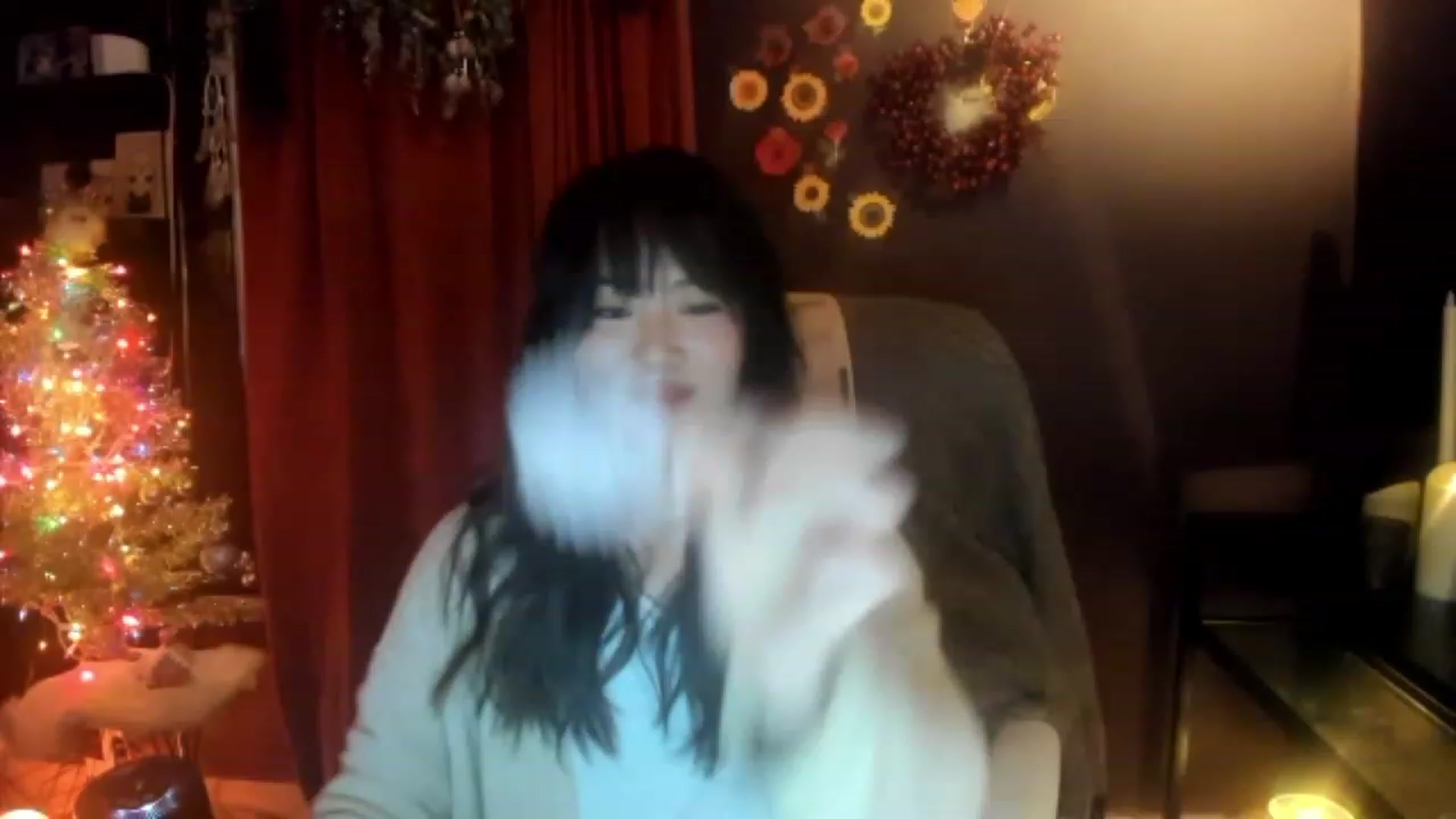 Gallery image thumbnail from Linnea_'s myfreecams stream on, 12/16/2022, 06:04 image 2 of 20