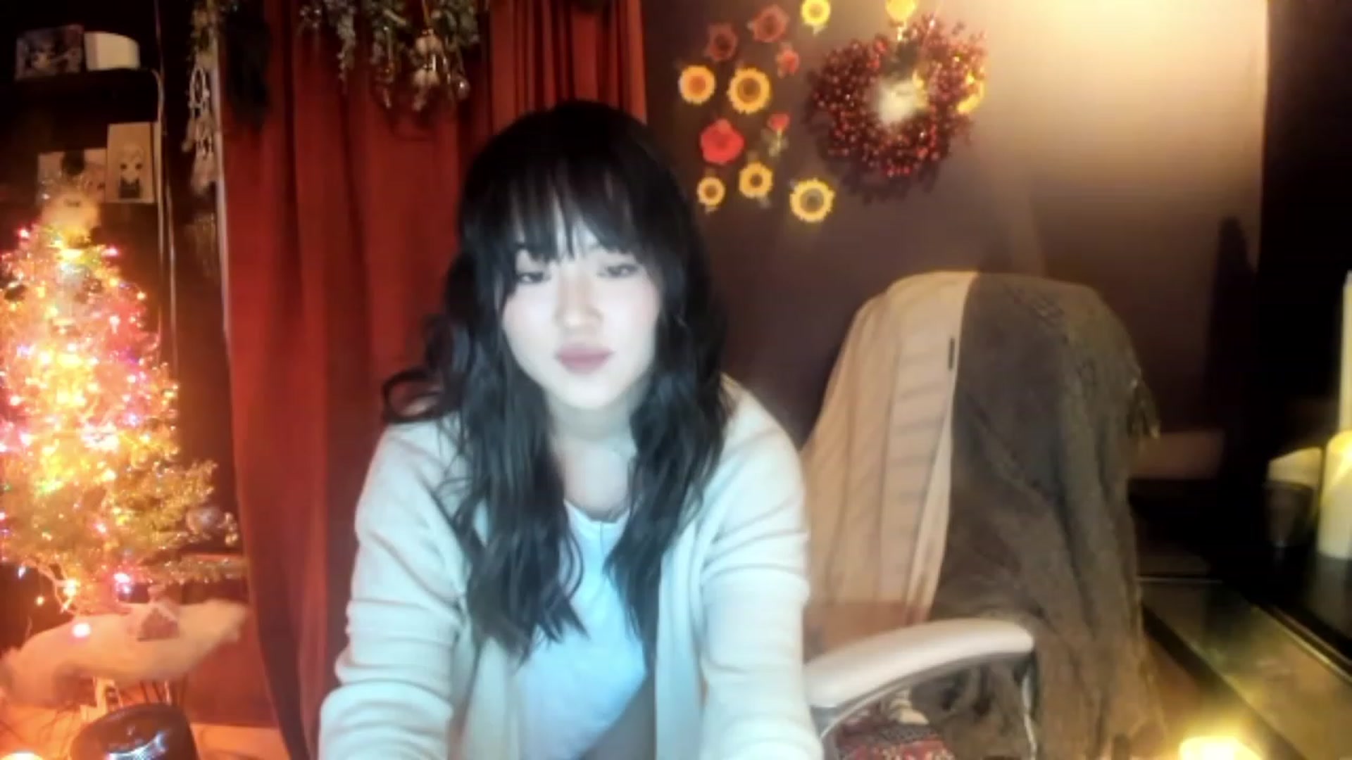 Gallery image thumbnail from Linnea_'s myfreecams stream on, 12/16/2022, 06:04 image 7 of 20