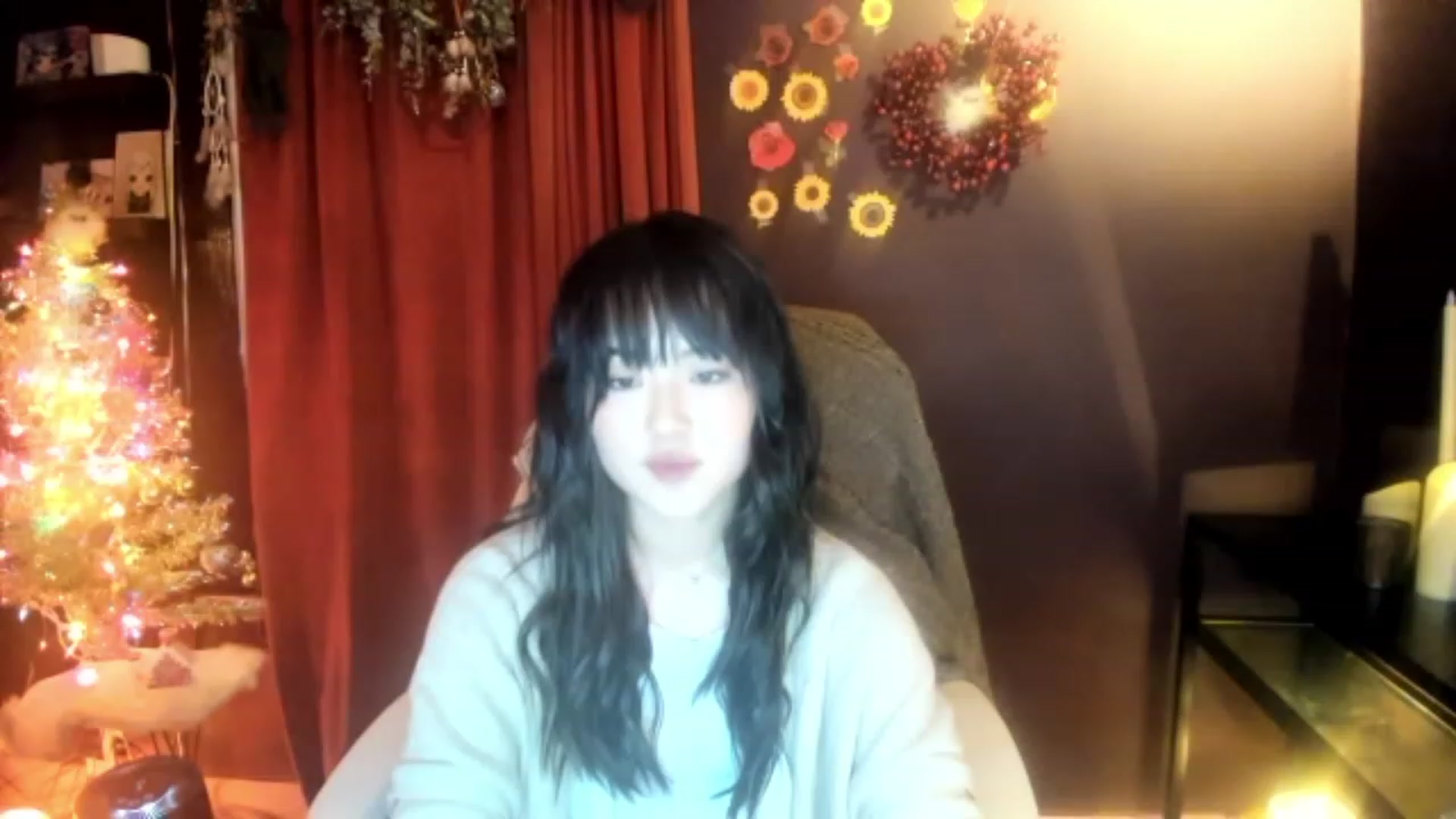 Gallery image thumbnail from Linnea_'s myfreecams stream on, 12/16/2022, 06:04 image 6 of 20