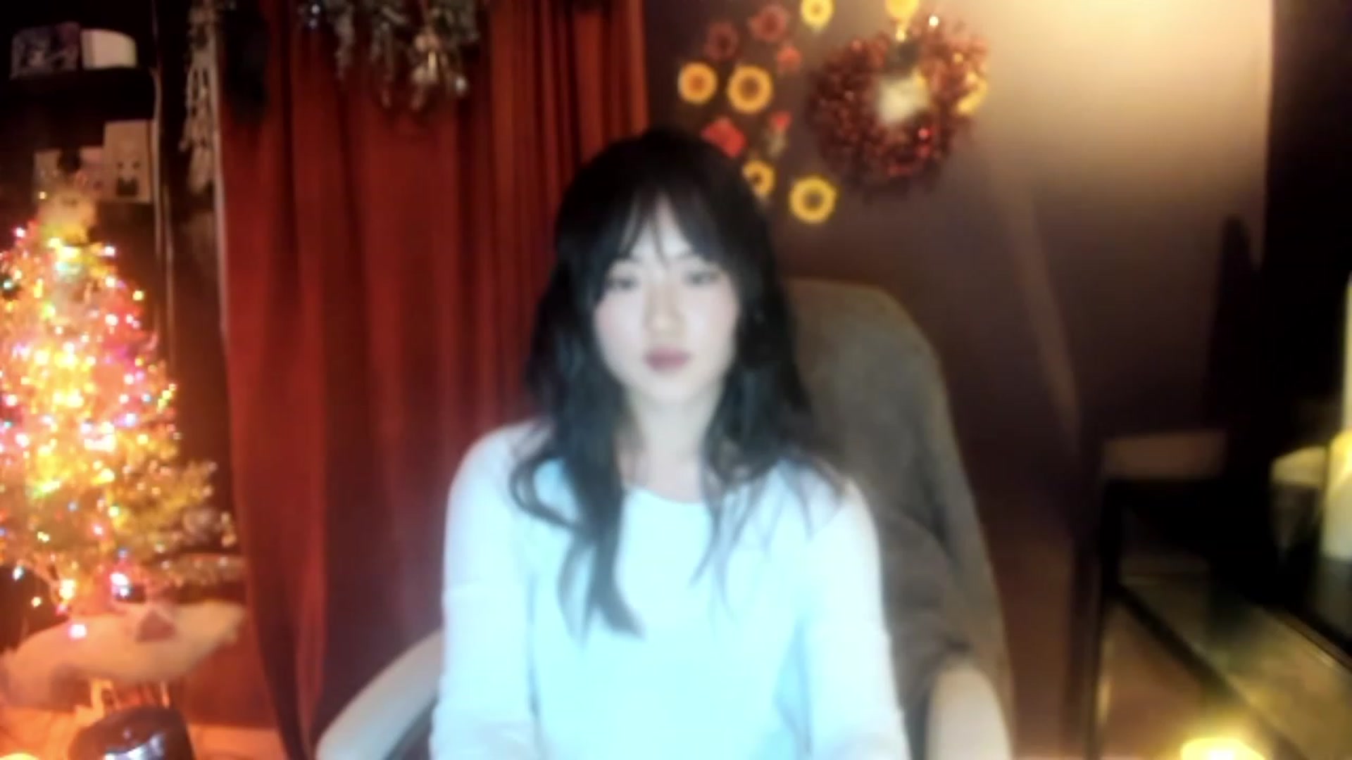 Gallery image thumbnail from Linnea_'s myfreecams stream on, 12/16/2022, 06:04 image 18 of 20