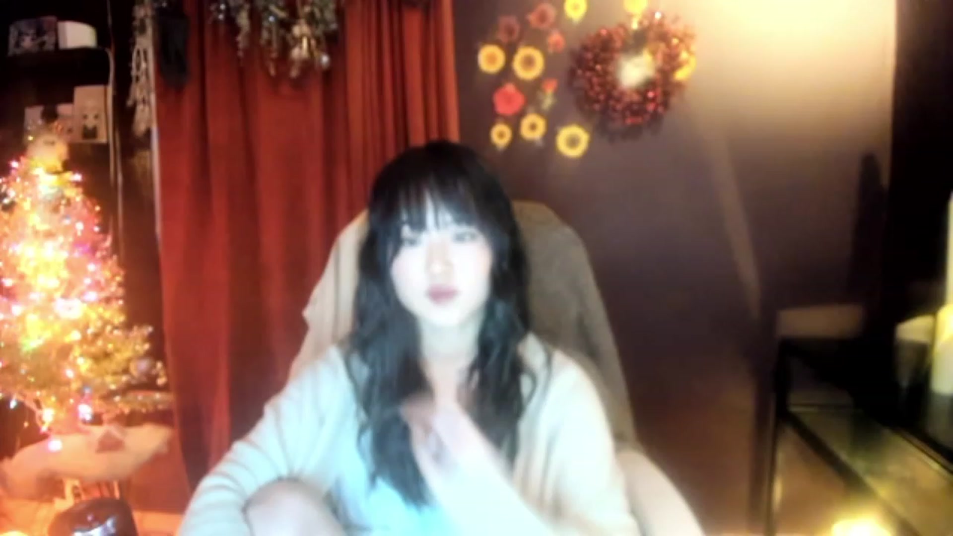 Gallery image thumbnail from Linnea_'s myfreecams stream on, 12/16/2022, 06:04 image 11 of 20
