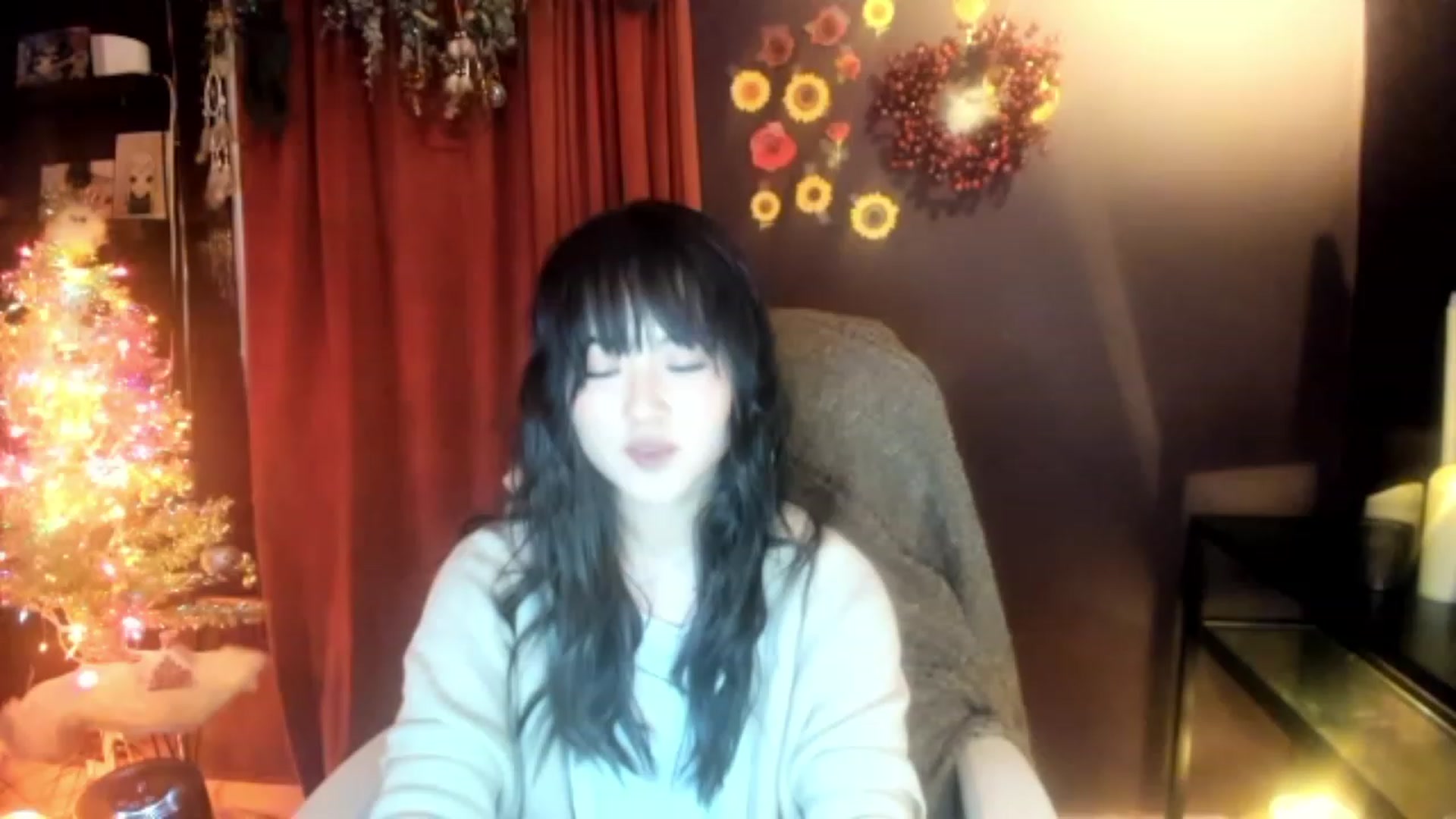 Gallery image thumbnail from Linnea_'s myfreecams stream on, 12/16/2022, 06:04 image 4 of 20