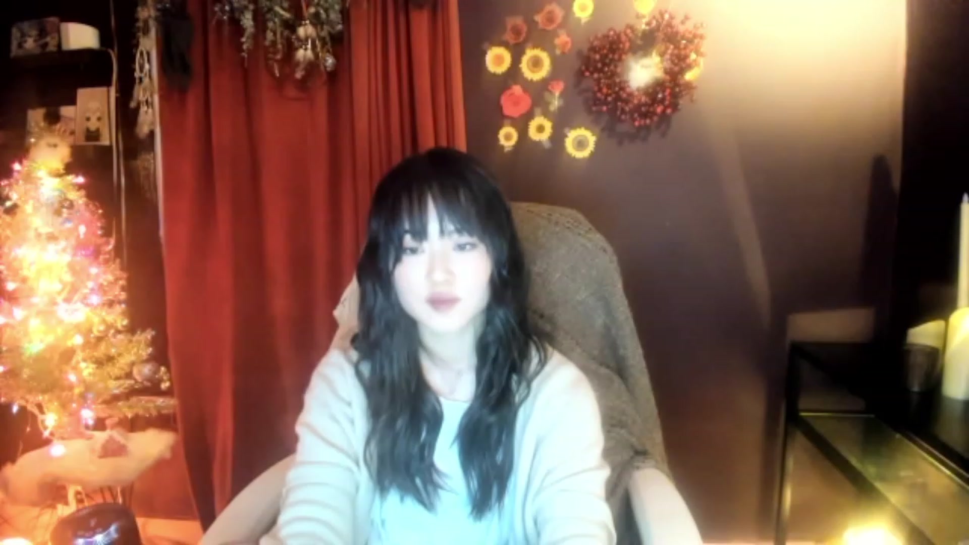 Gallery image thumbnail from Linnea_'s myfreecams stream on, 12/16/2022, 06:04 image 17 of 20