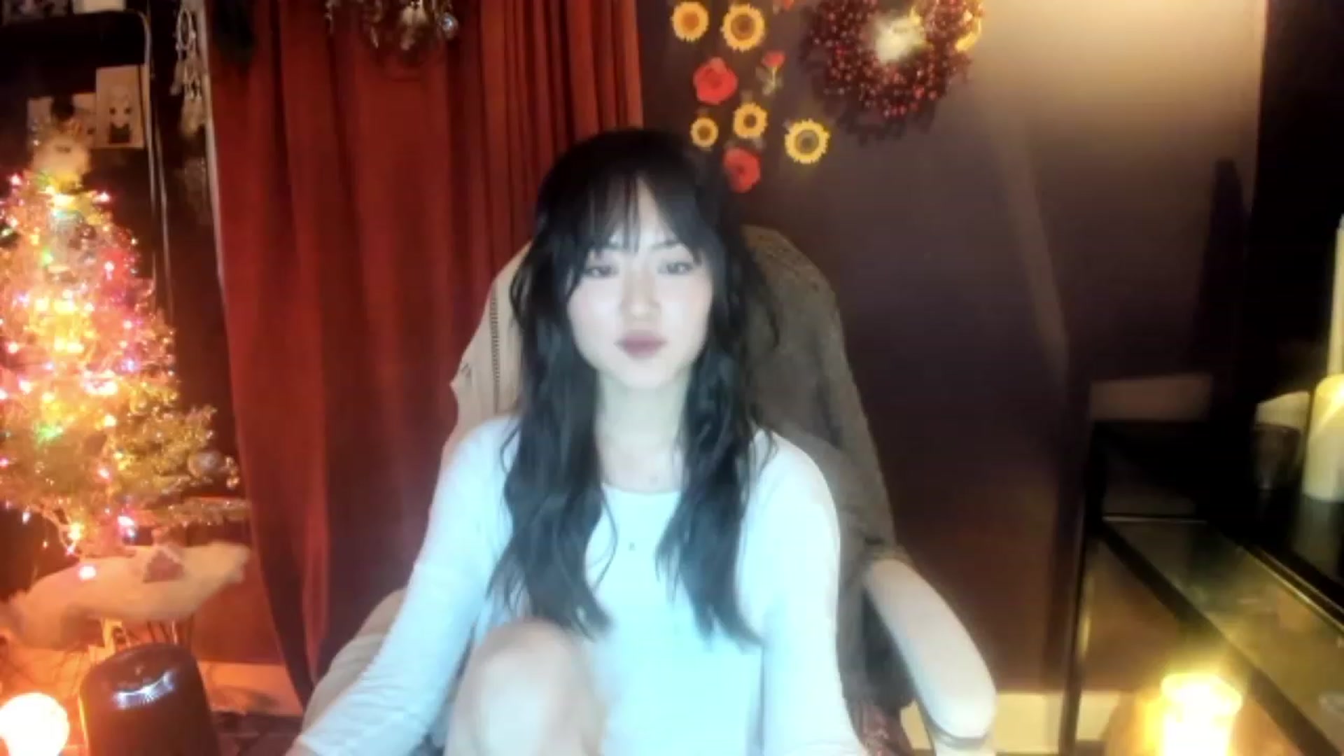 Gallery image thumbnail from Linnea_'s myfreecams stream on, 12/16/2022, 07:05 image 3 of 20