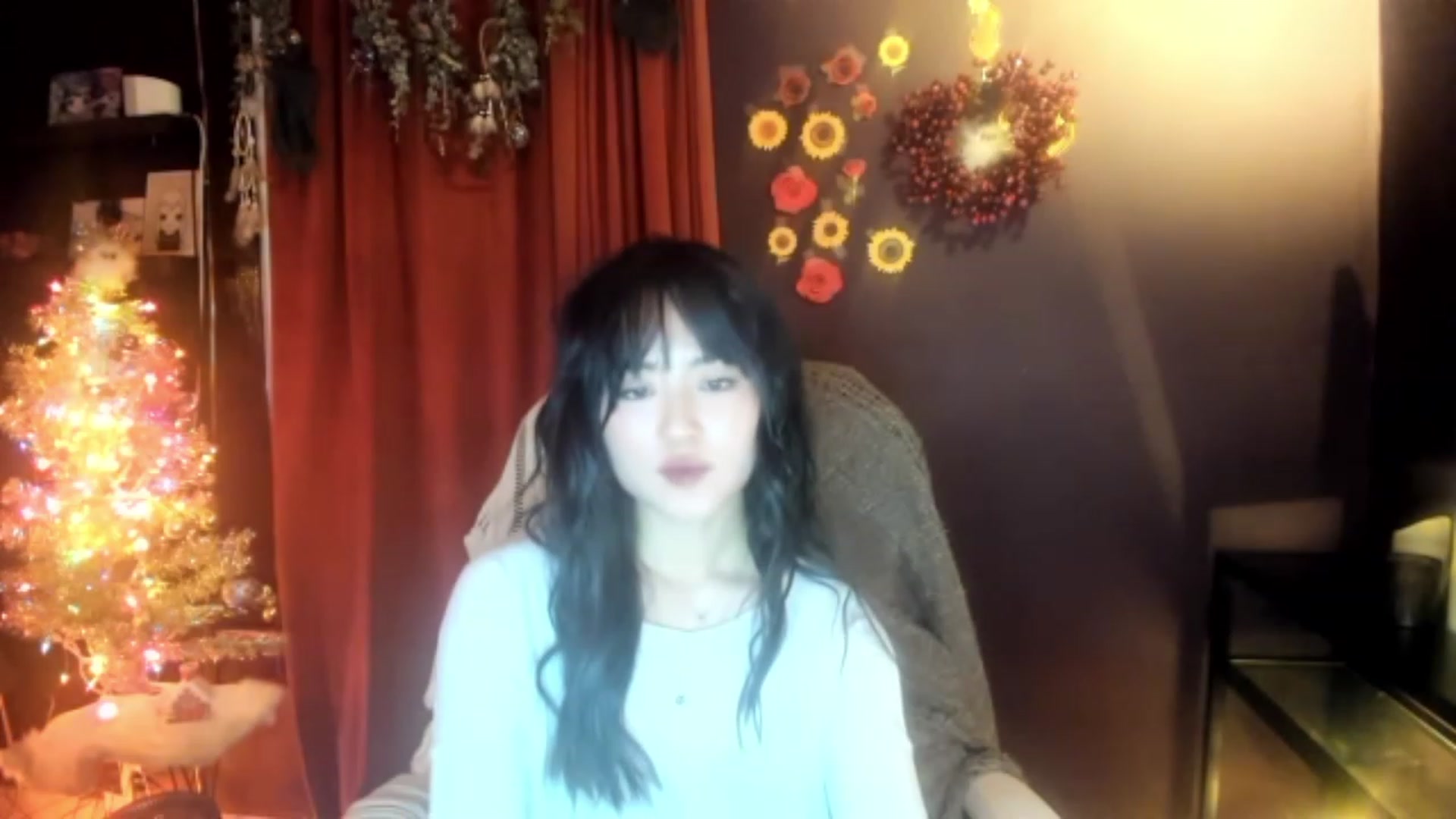Gallery image thumbnail from Linnea_'s myfreecams stream on, 12/16/2022, 07:05 image 19 of 20