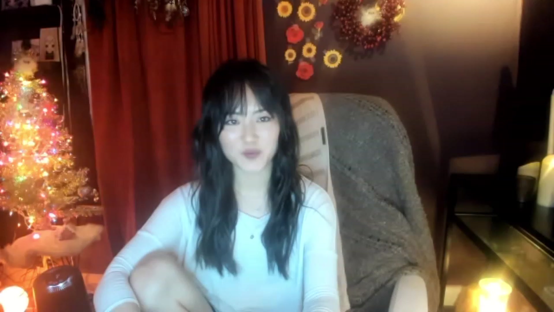 Gallery image thumbnail from Linnea_'s myfreecams stream on, 12/16/2022, 07:05 image 1 of 20