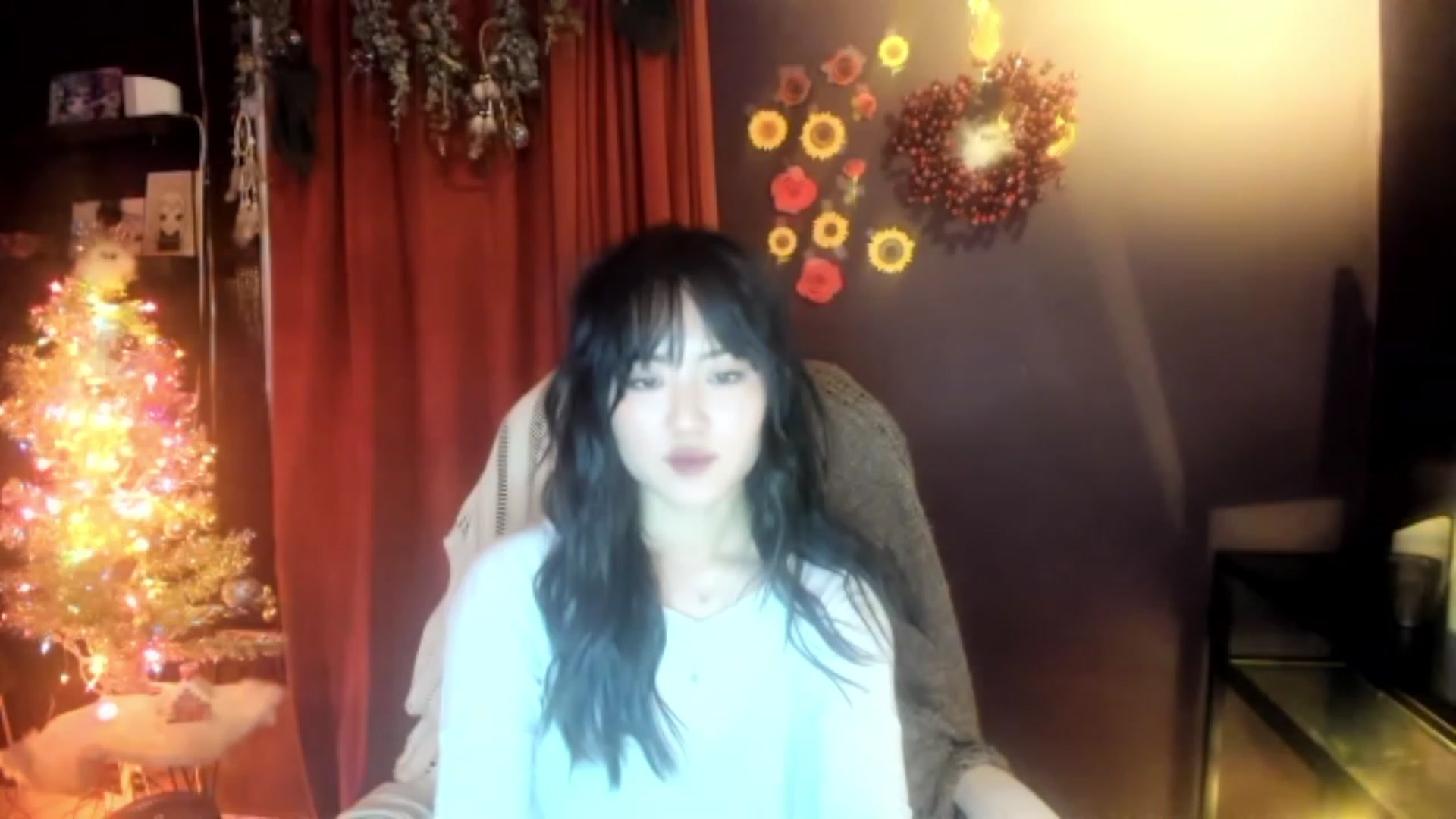 Gallery image thumbnail from Linnea_'s myfreecams stream on, 12/16/2022, 07:05 image 16 of 20