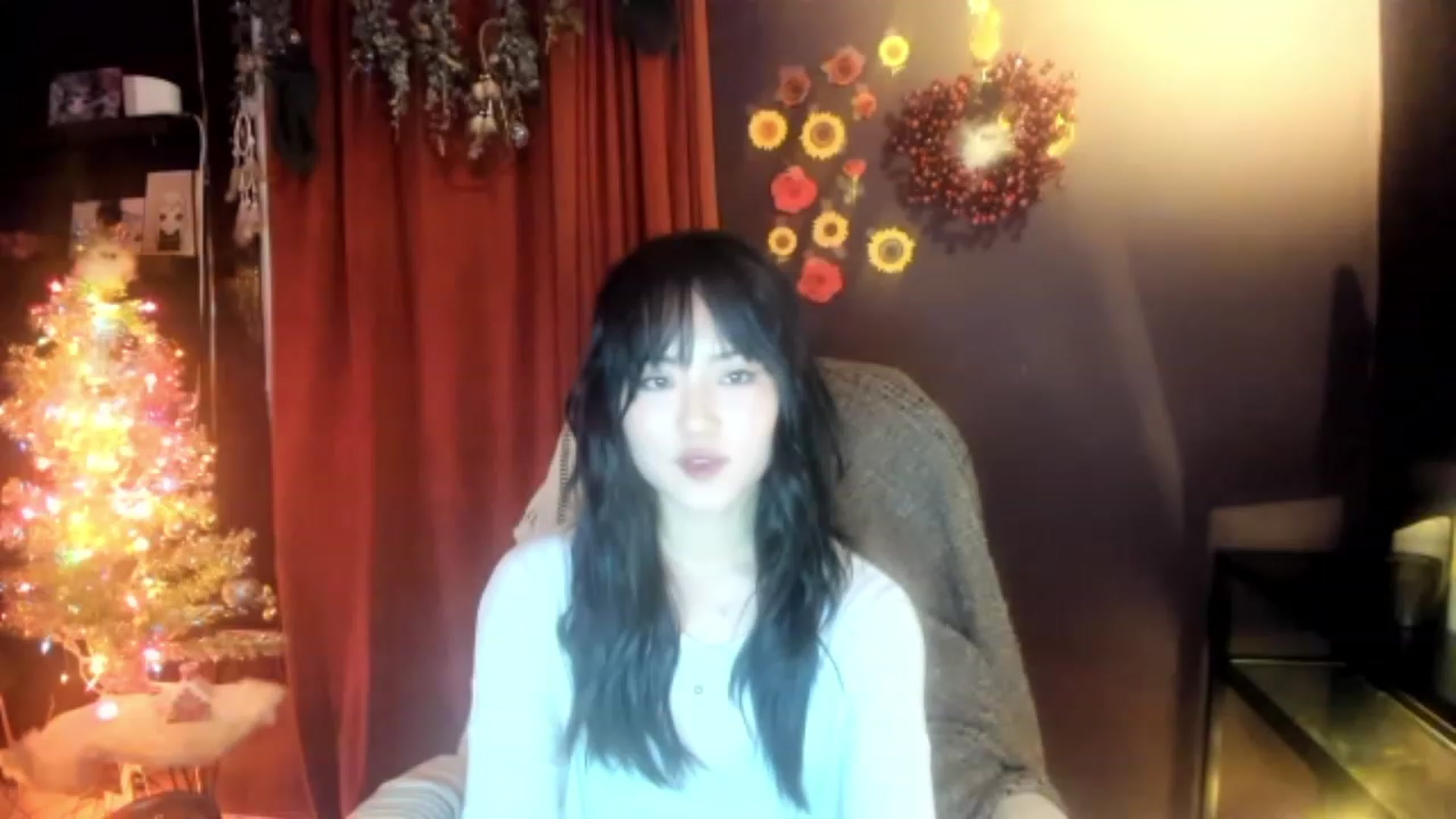 Gallery image thumbnail from Linnea_'s myfreecams stream on, 12/16/2022, 07:05 image 10 of 20