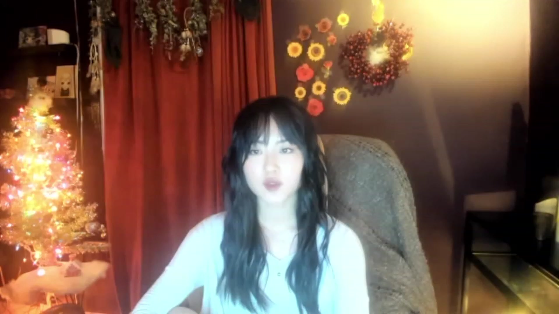 Gallery image thumbnail from Linnea_'s myfreecams stream on, 12/16/2022, 07:05 image 6 of 20
