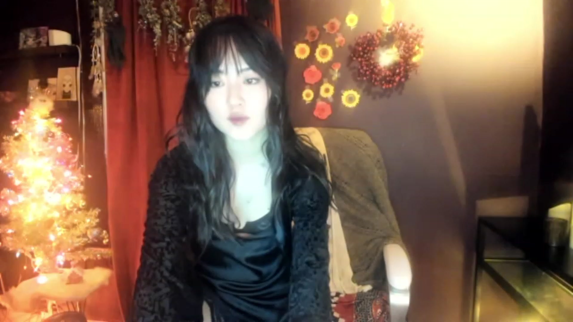 Gallery image thumbnail from Linnea_'s myfreecams stream on, 12/16/2022, 08:31 image 18 of 20