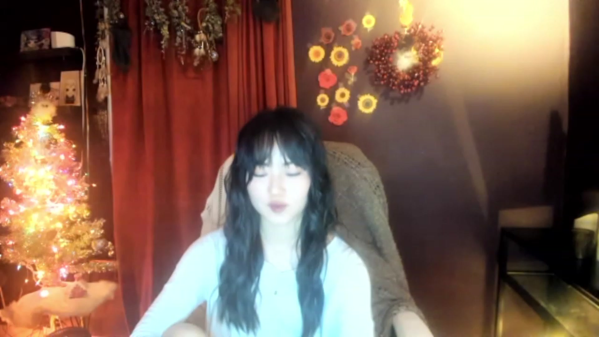 Gallery image thumbnail from Linnea_'s myfreecams stream on, 12/16/2022, 08:31 image 8 of 20