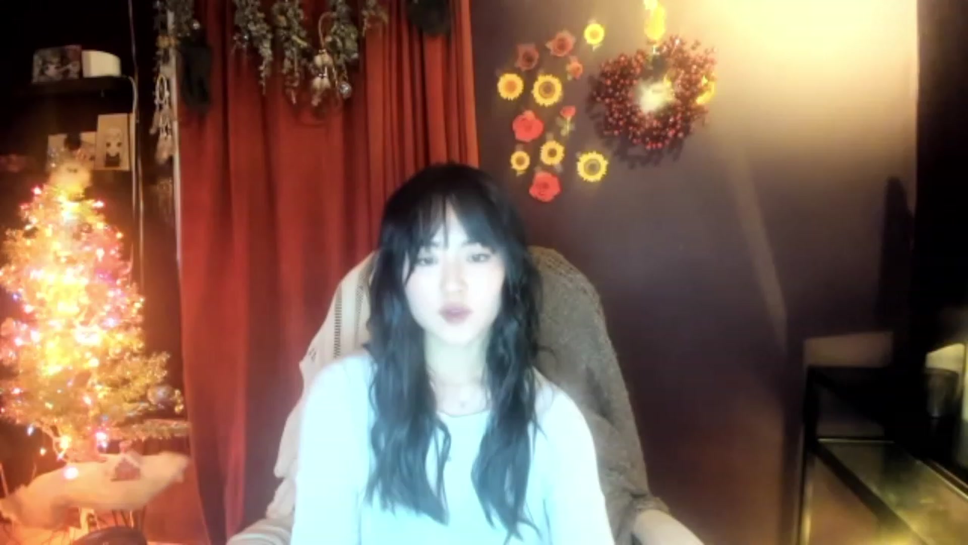 Gallery image thumbnail from Linnea_'s myfreecams stream on, 12/16/2022, 08:31 image 1 of 20