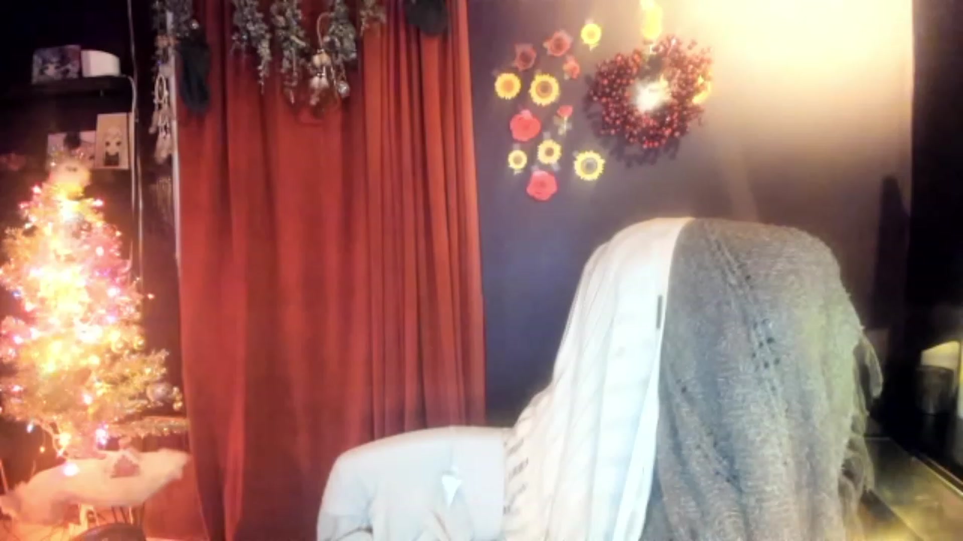 Gallery image thumbnail from Linnea_'s myfreecams stream on, 12/16/2022, 08:31 image 13 of 20