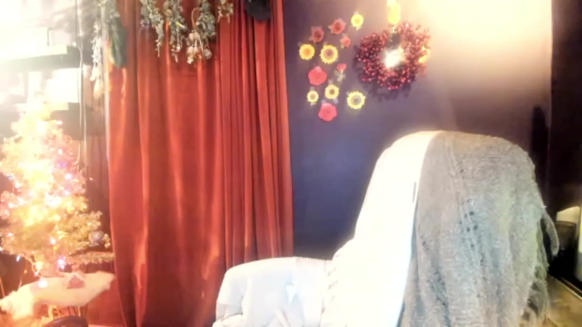 Gallery image thumbnail from Linnea_'s myfreecams stream on, 12/16/2022, 08:31 image 15 of 20