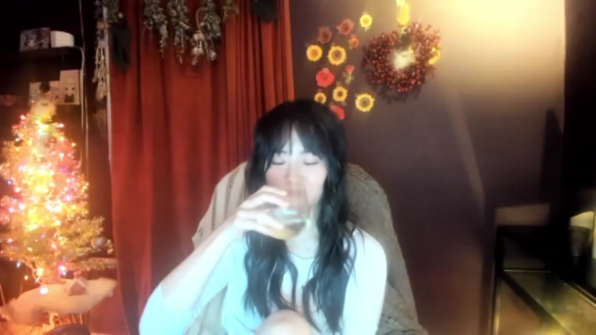 Gallery image thumbnail from Linnea_'s myfreecams stream on, 12/16/2022, 08:31 image 2 of 20