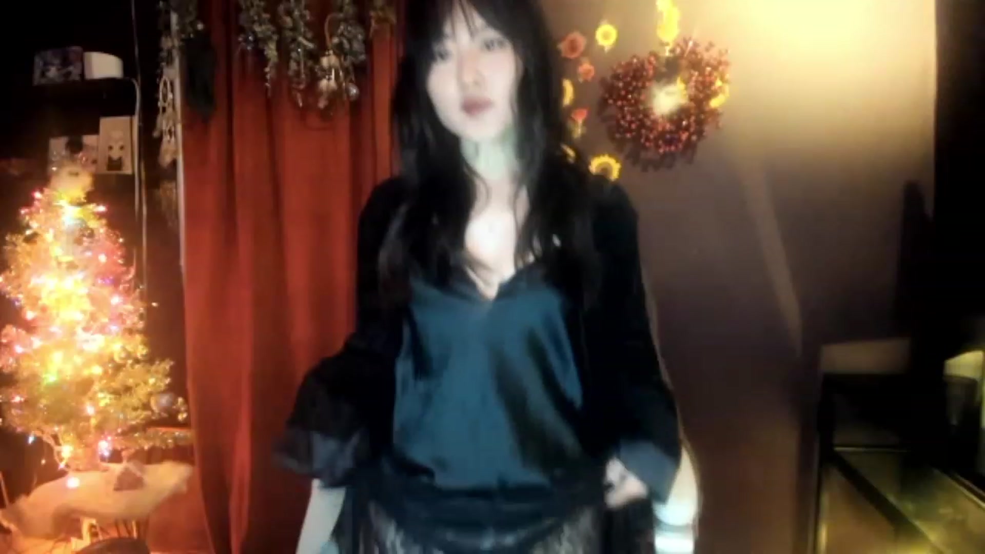Gallery image thumbnail from Linnea_'s myfreecams stream on, 12/16/2022, 08:31 image 17 of 20