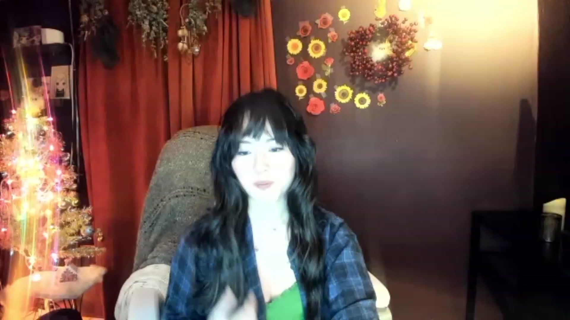 Gallery image thumbnail from Linnea_'s myfreecams stream on, 12/21/2022, 07:50 image 9 of 20