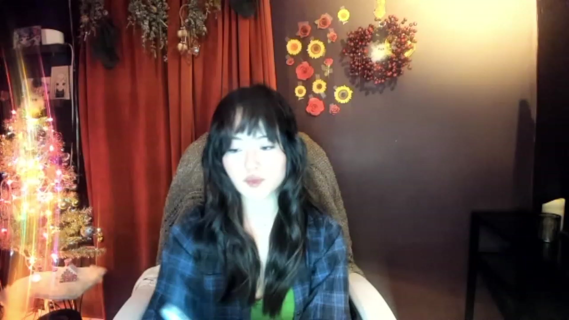 Gallery image thumbnail from Linnea_'s myfreecams stream on, 12/21/2022, 07:50 image 6 of 20