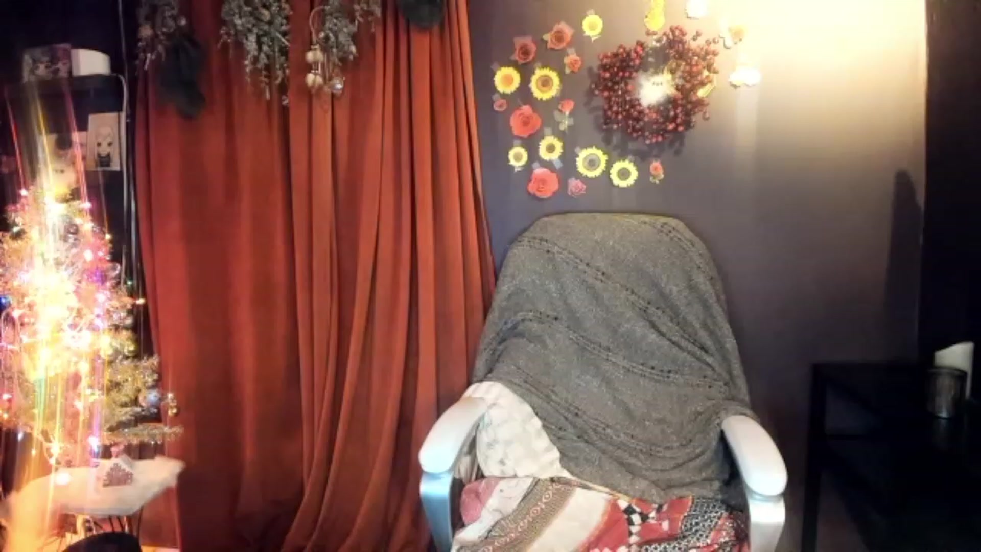 Gallery image thumbnail from Linnea_'s myfreecams stream on, 12/21/2022, 11:50 image 13 of 20