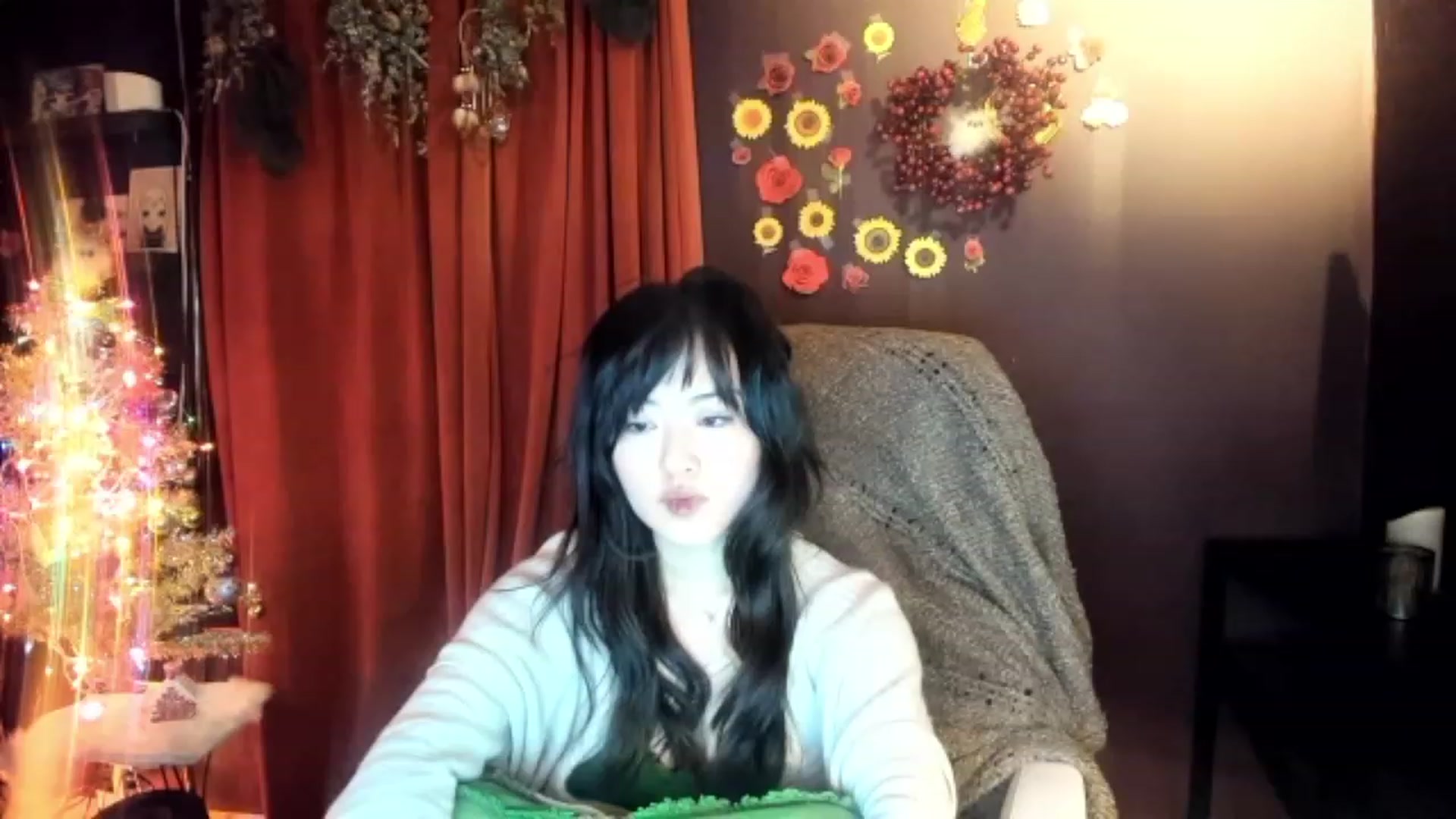 Gallery image thumbnail from Linnea_'s myfreecams stream on, 12/21/2022, 11:50 image 18 of 20