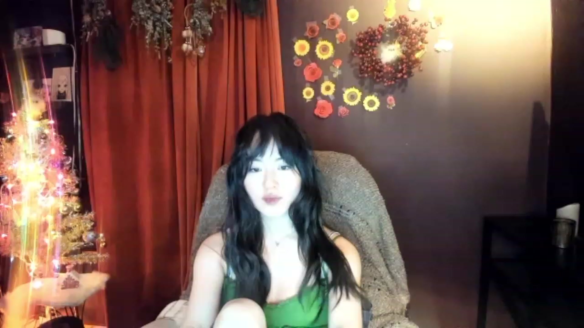 Gallery image thumbnail from Linnea_'s myfreecams stream on, 12/21/2022, 11:50 image 7 of 20